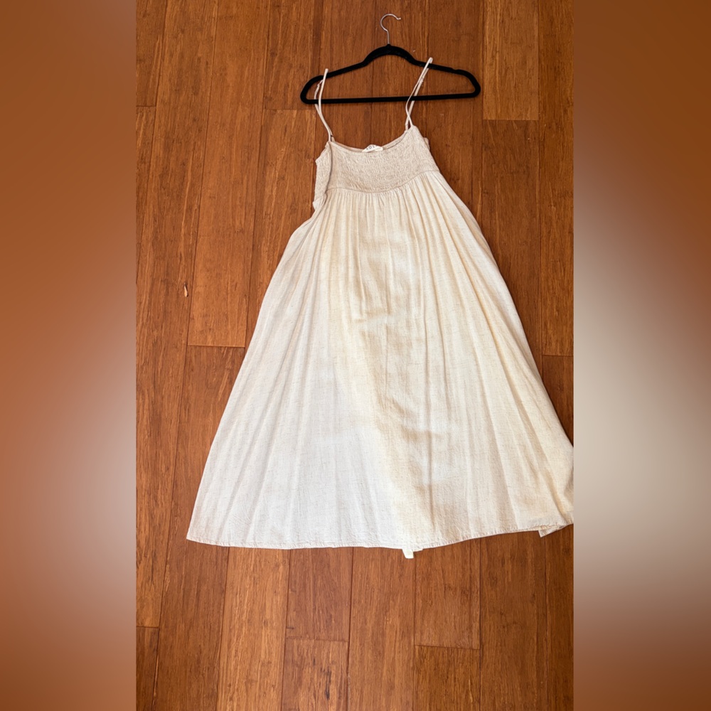 Solai Elegant Cream Dress
